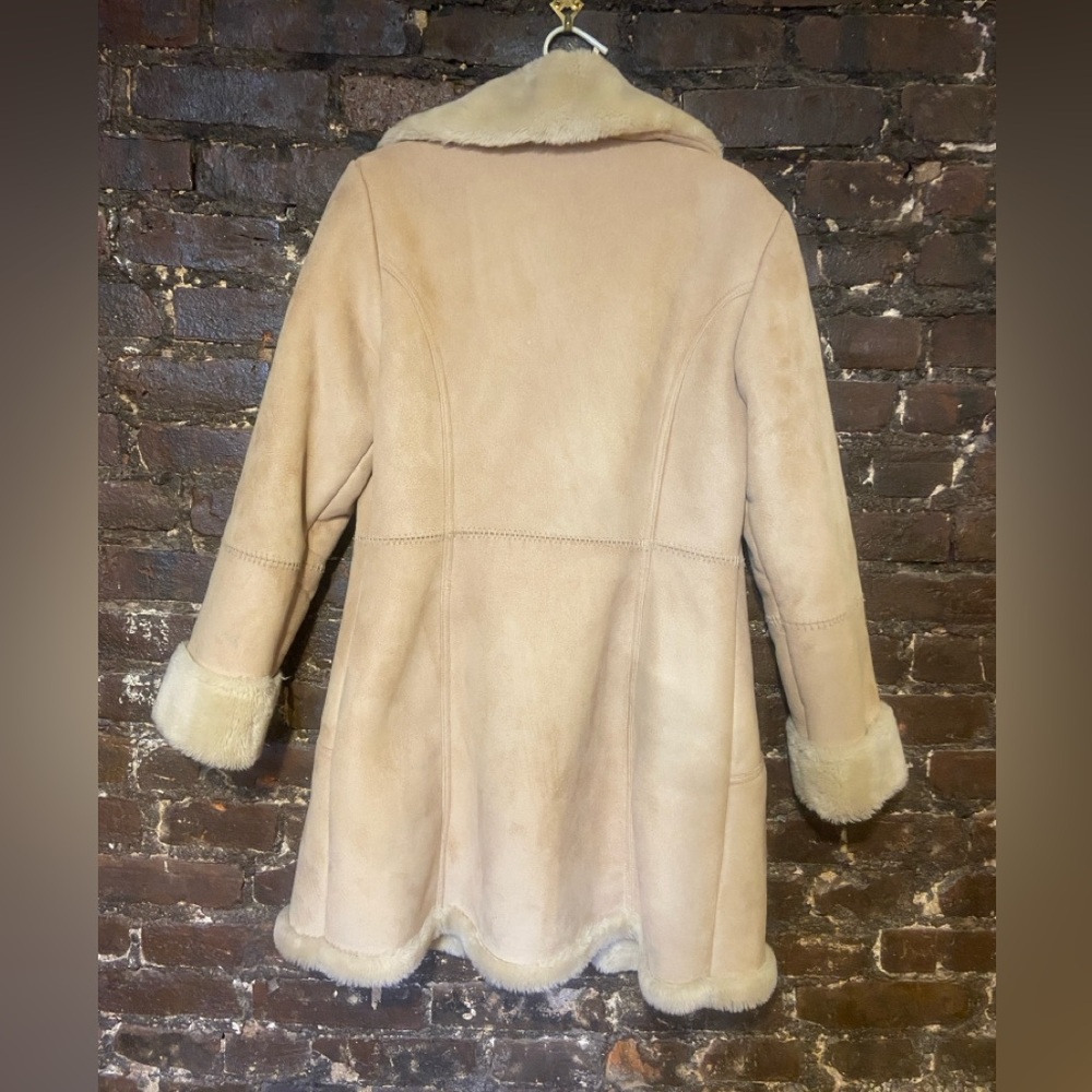 Vintage Shearling Jacket - Picture 2 of 8